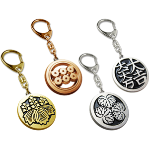 ロゴマークやキャラクターなどをモチーフとしてオリジナルキーホルダー作成いたします。